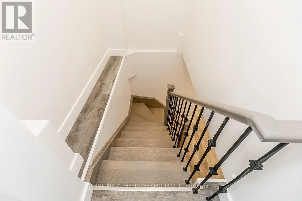 18 TUDOR CRESCENT