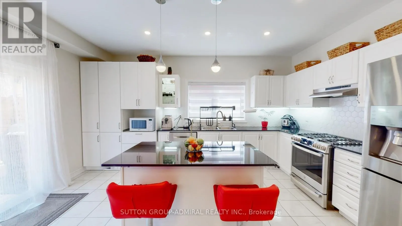 3 CYPRESS POINT STREET