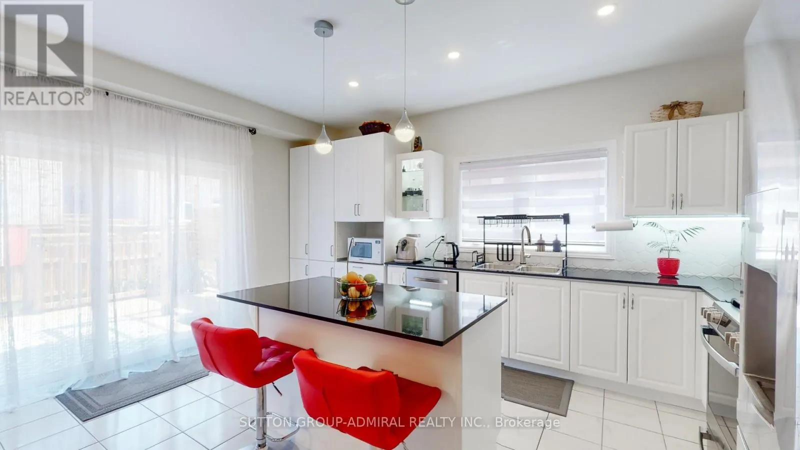 3 CYPRESS POINT STREET