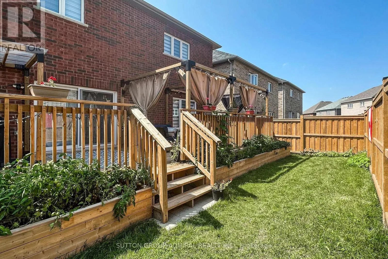 3 CYPRESS POINT STREET