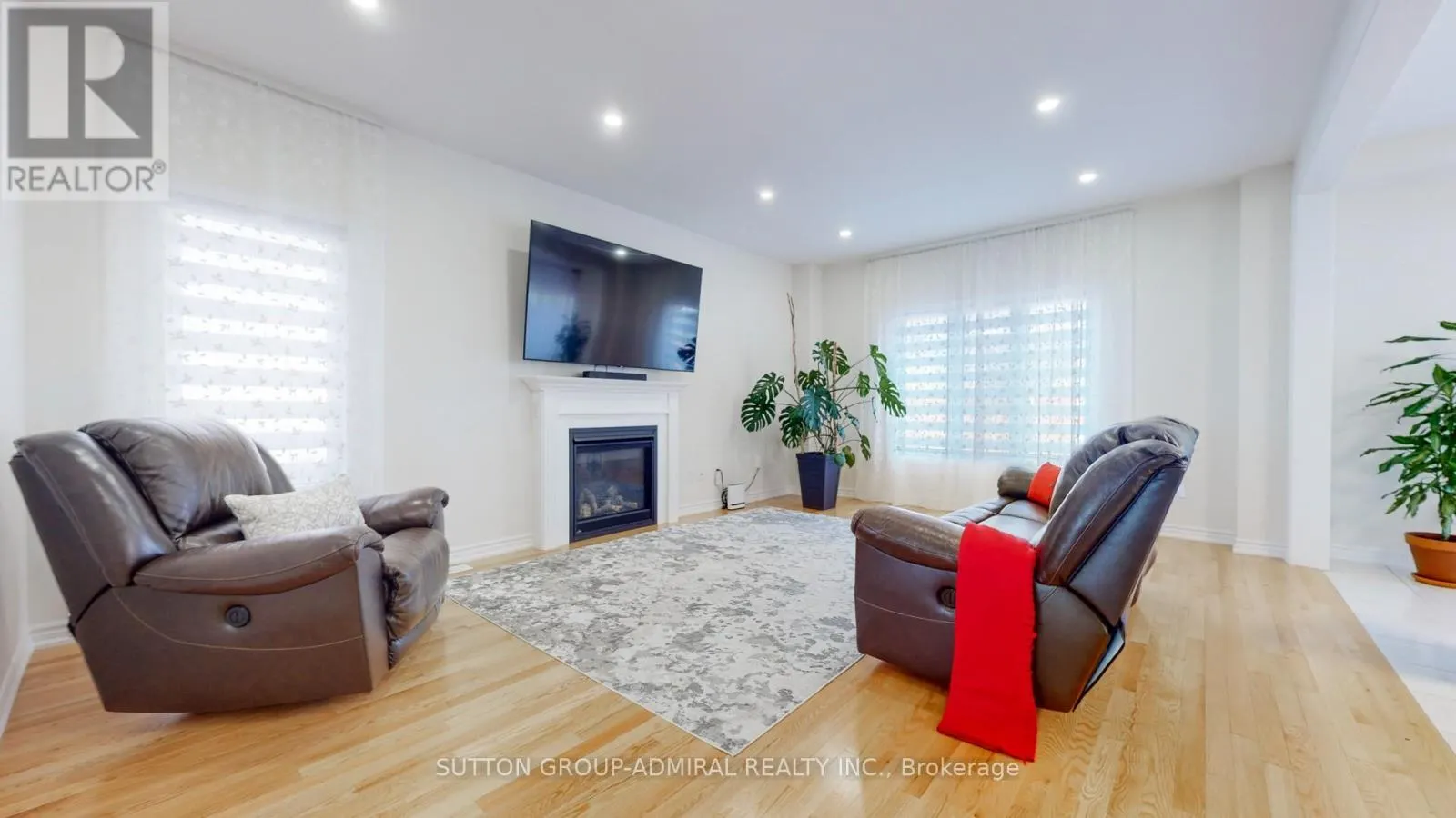 3 CYPRESS POINT STREET