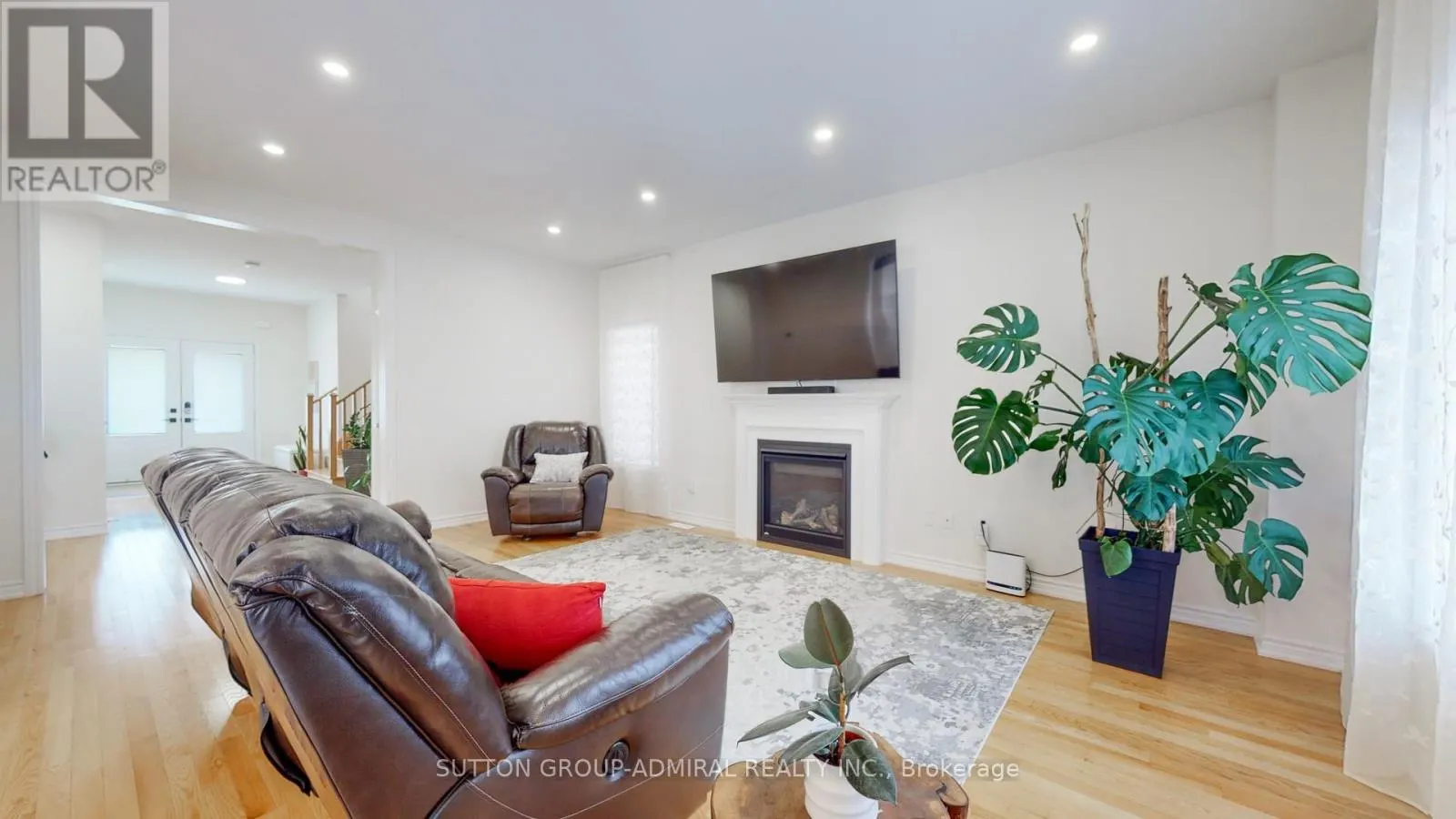 3 CYPRESS POINT STREET