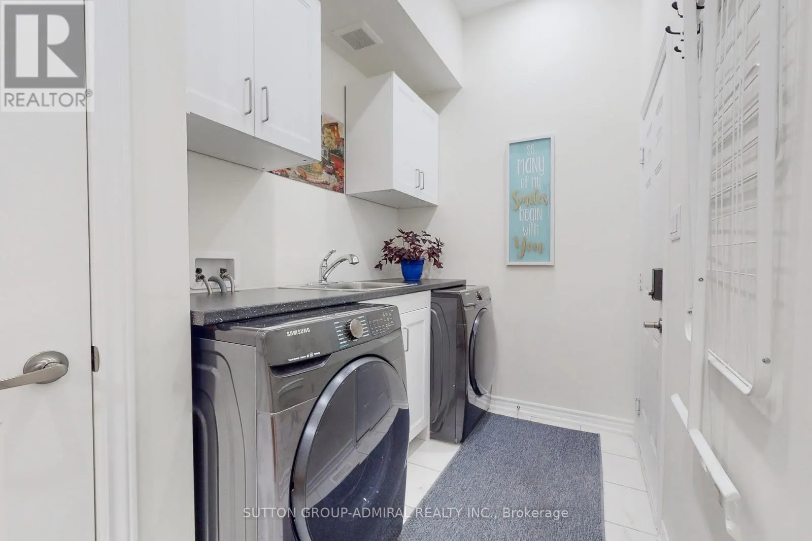 3 CYPRESS POINT STREET