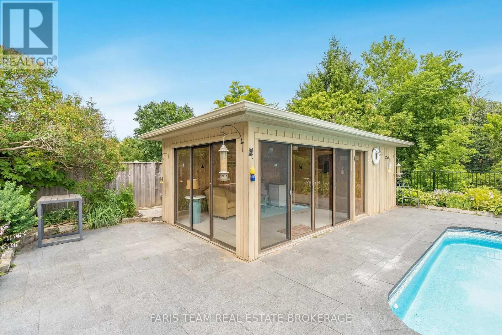 32 CAIRNS BOULEVARD