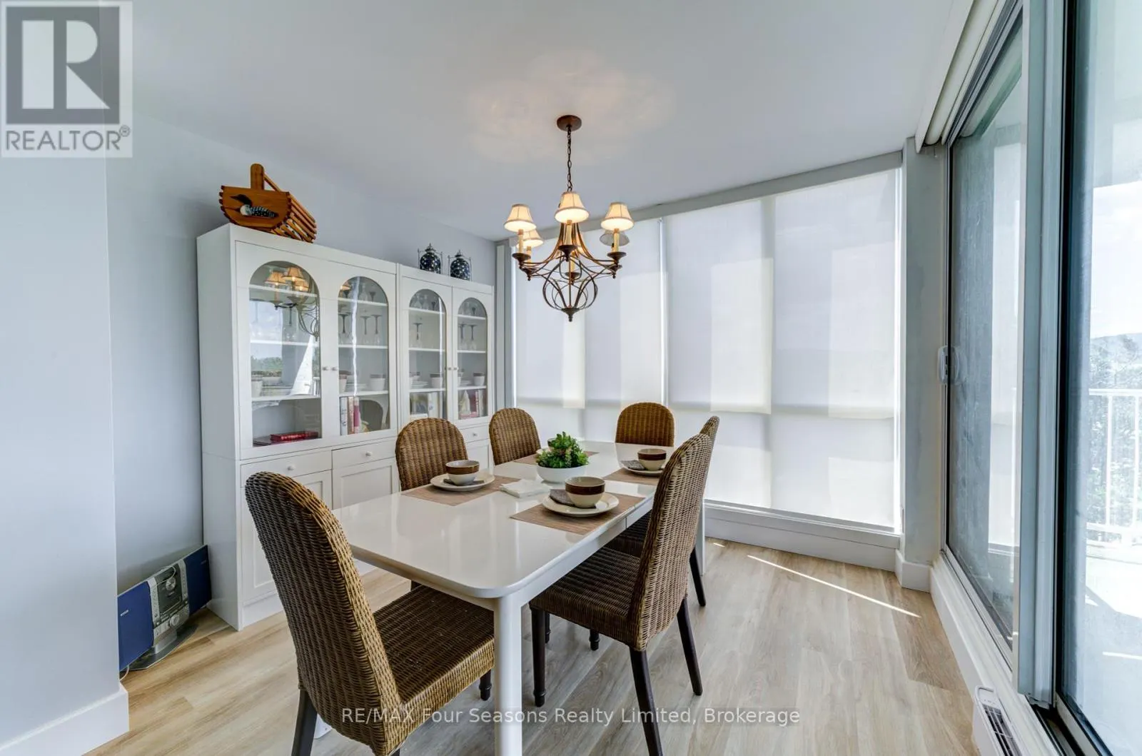 501 - 24 RAMBLINGS WAY, #501