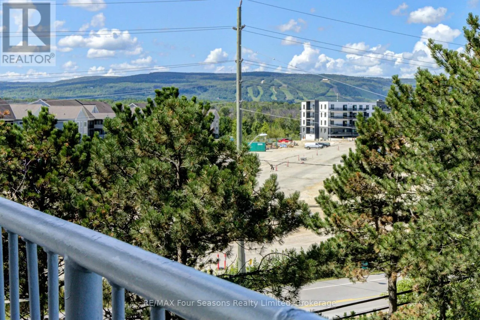 501 - 24 RAMBLINGS WAY, #501