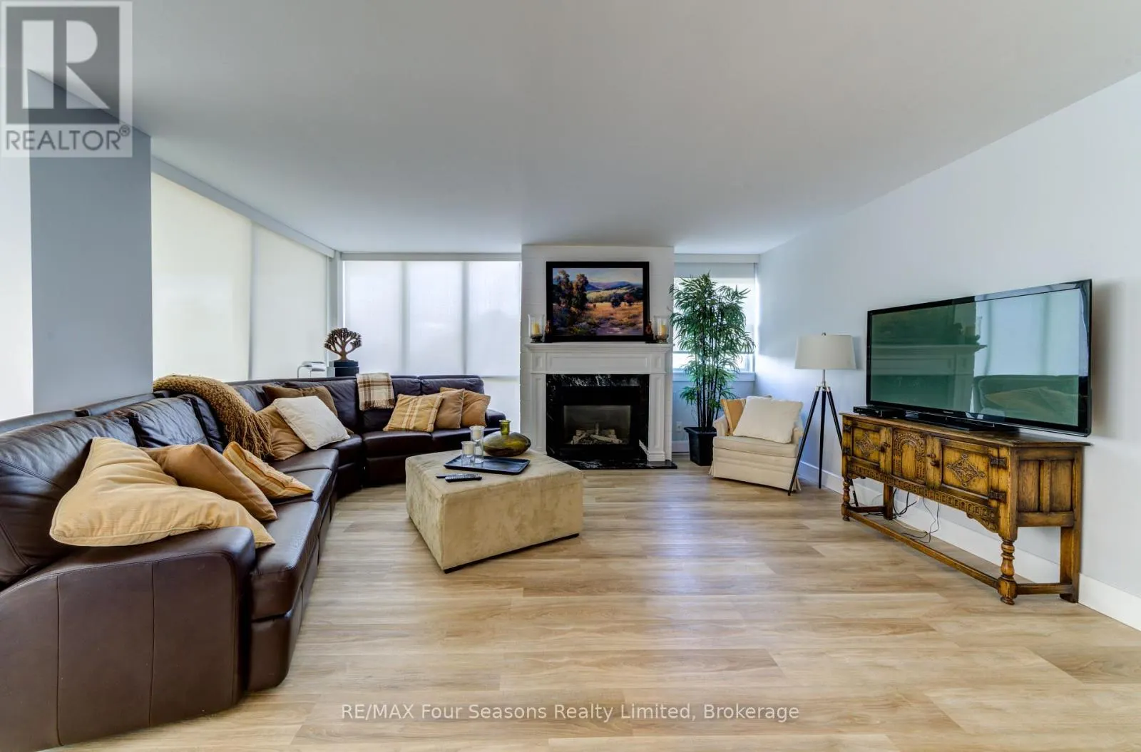 501 - 24 RAMBLINGS WAY, #501