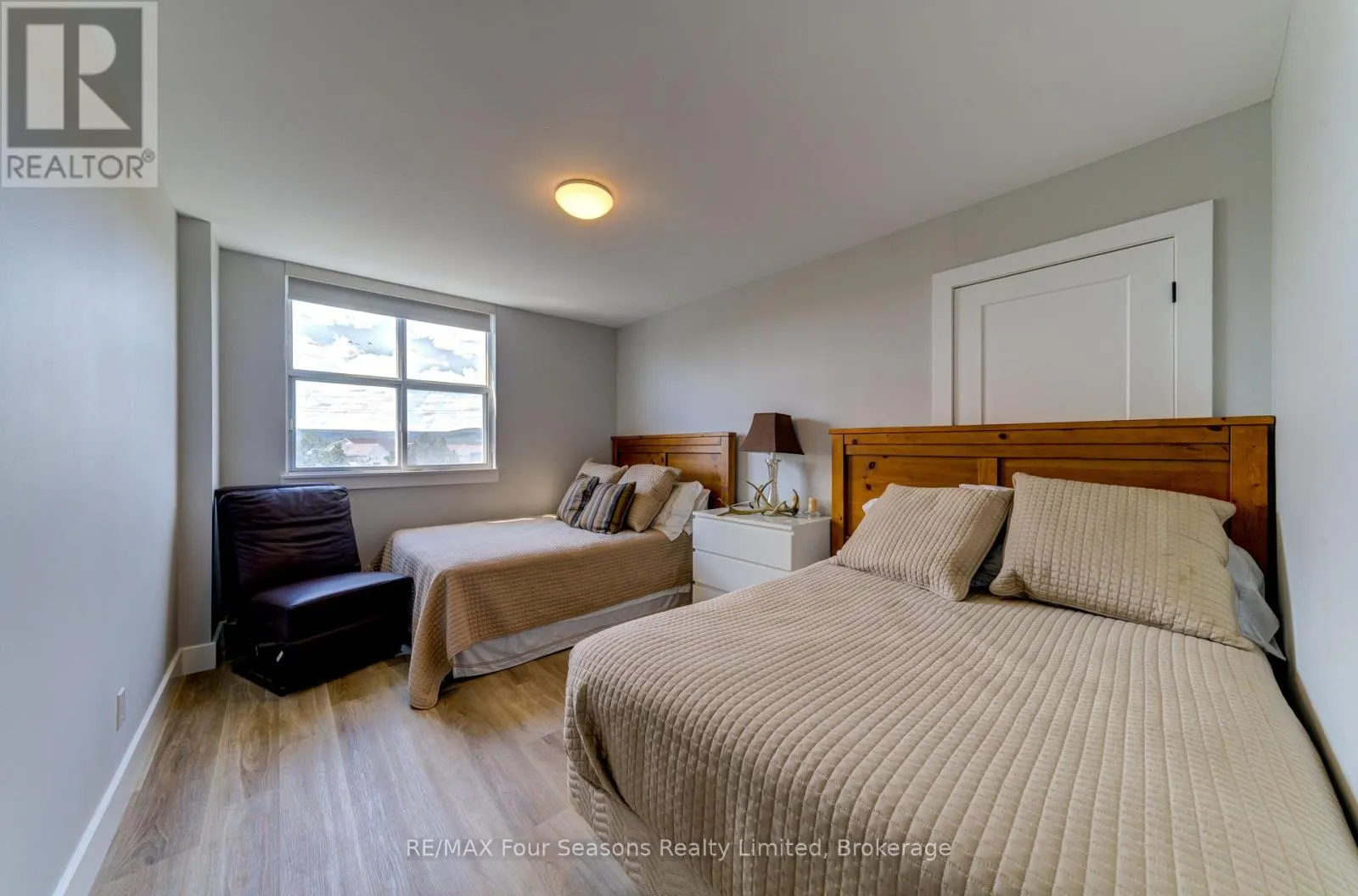 501 - 24 RAMBLINGS WAY, #501