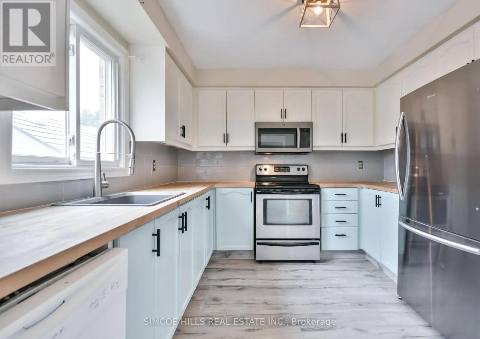 256 HICKLING TRAIL