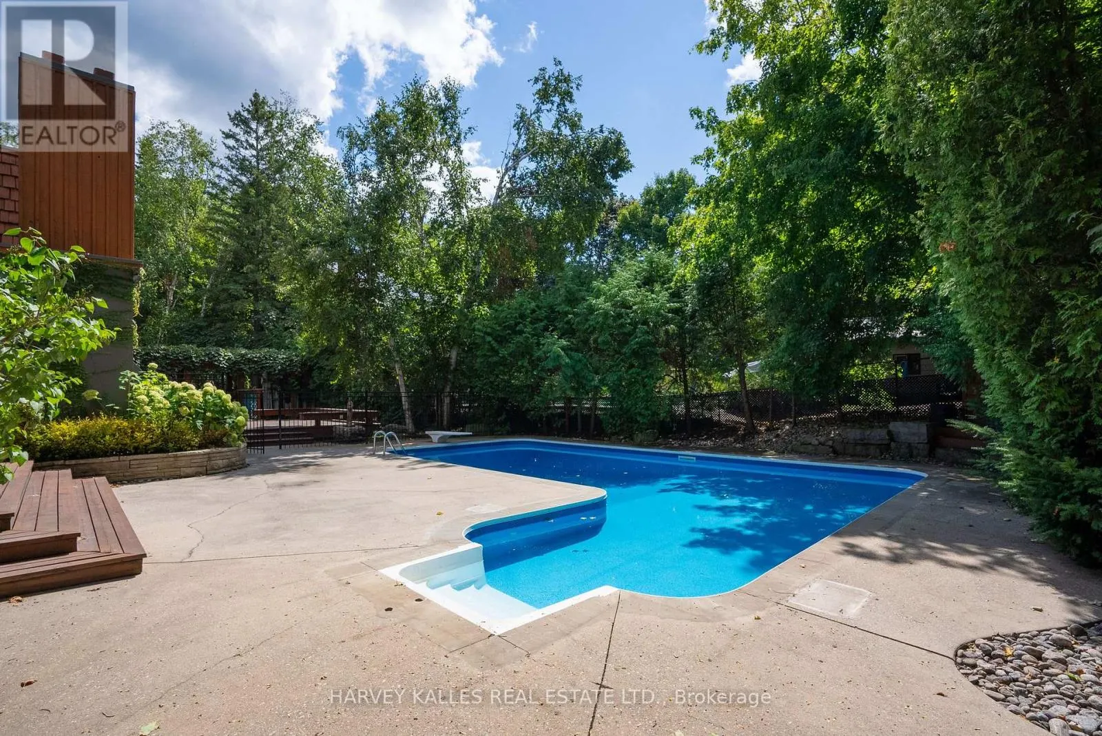 23 ROYAL OAK DRIVE