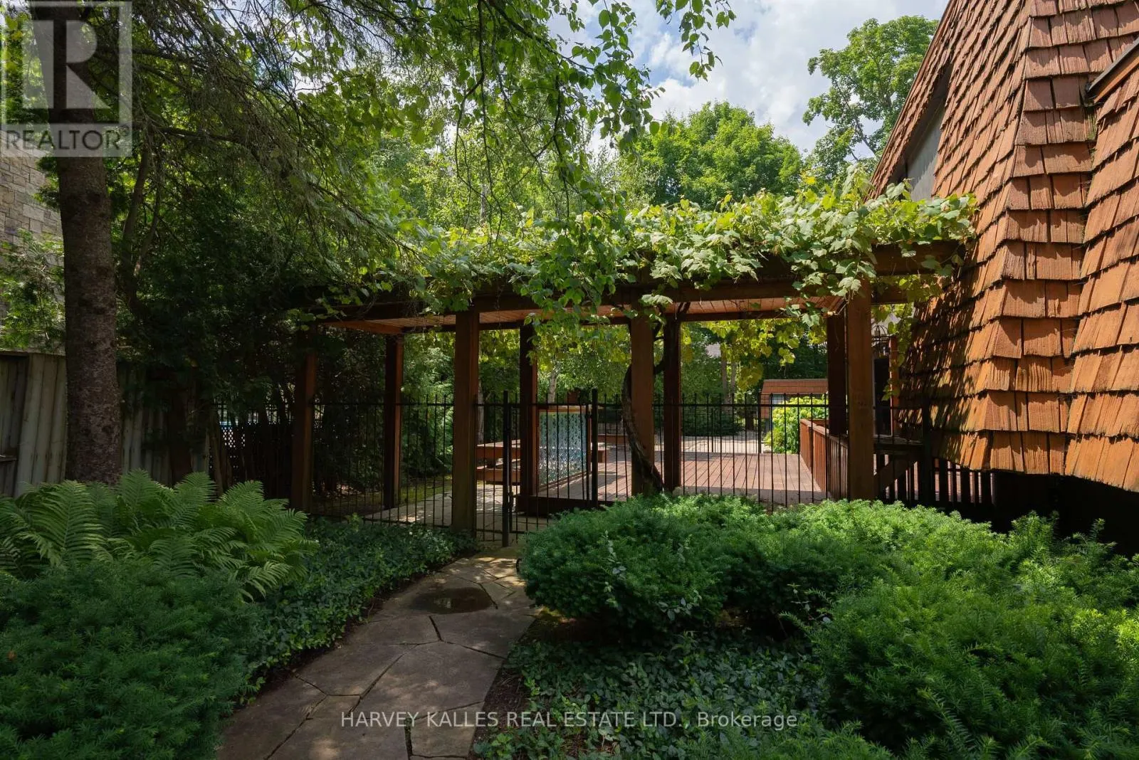 23 ROYAL OAK DRIVE