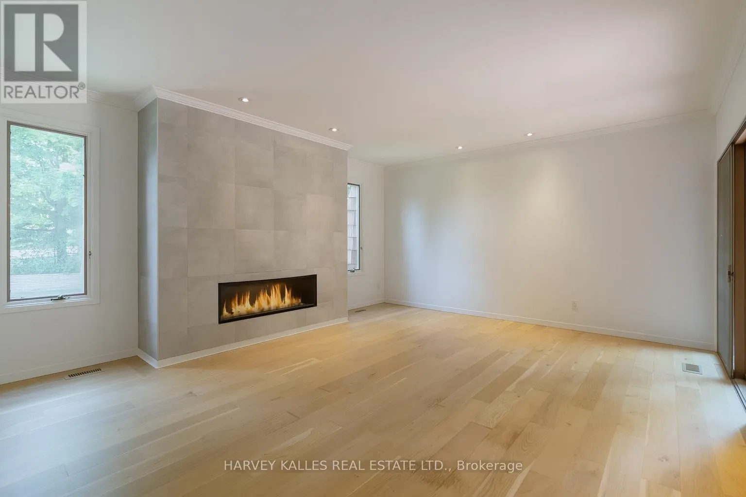 23 ROYAL OAK DRIVE