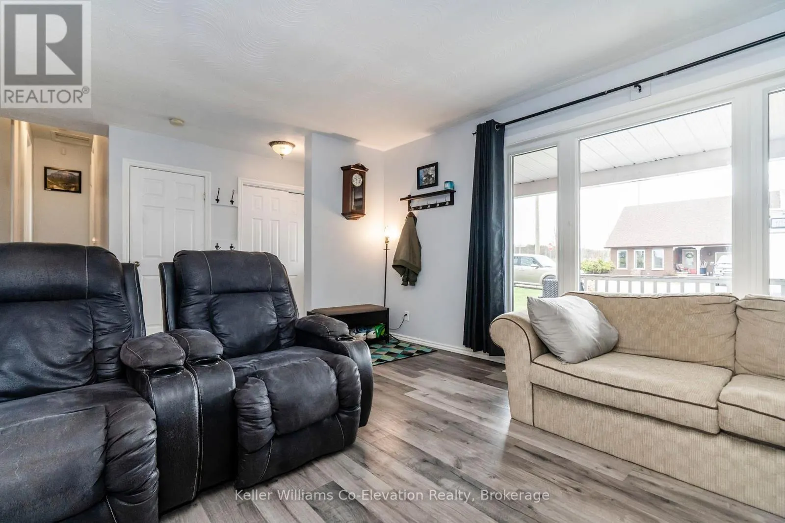 1 BONAVENTURE PLACE
