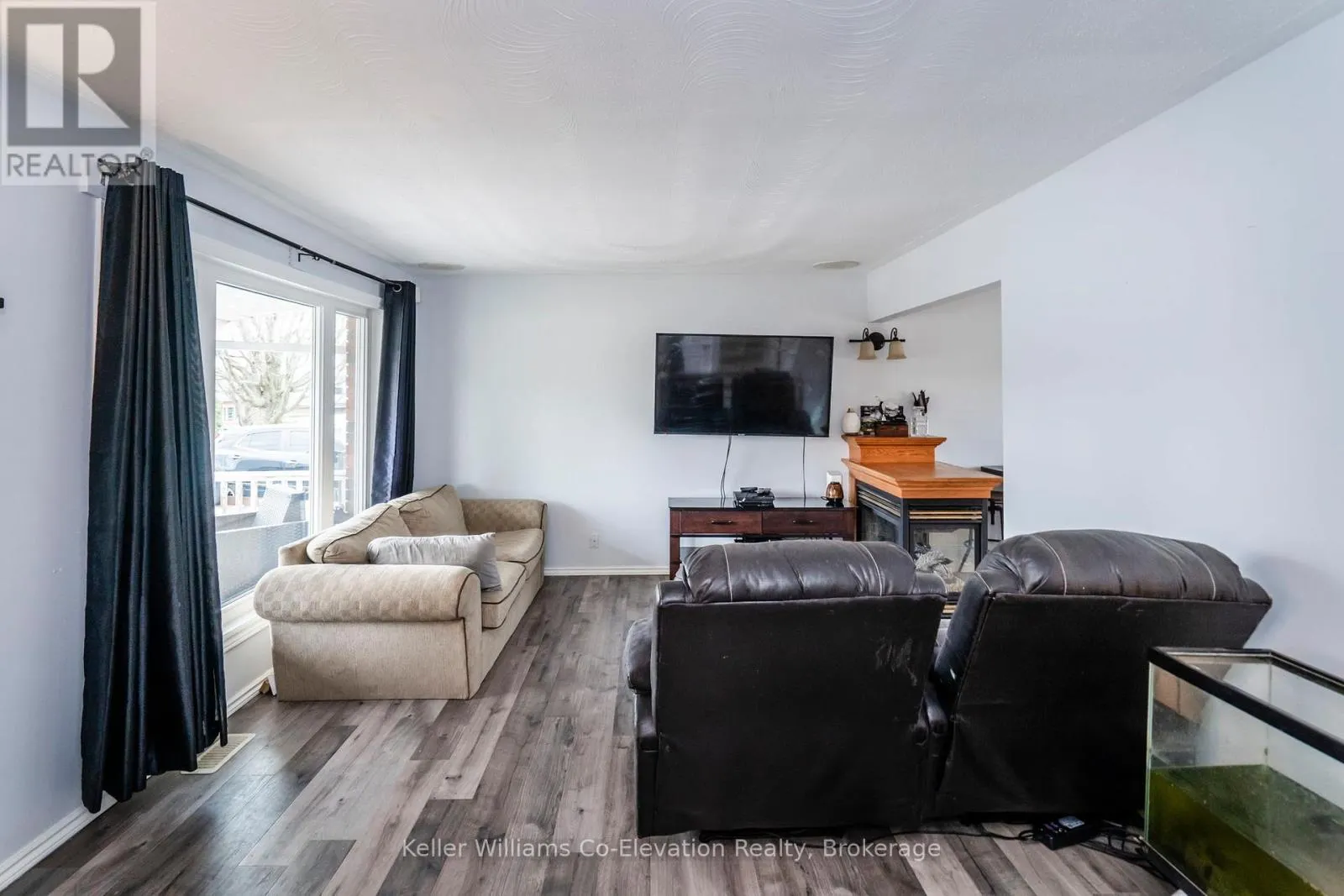 1 BONAVENTURE PLACE