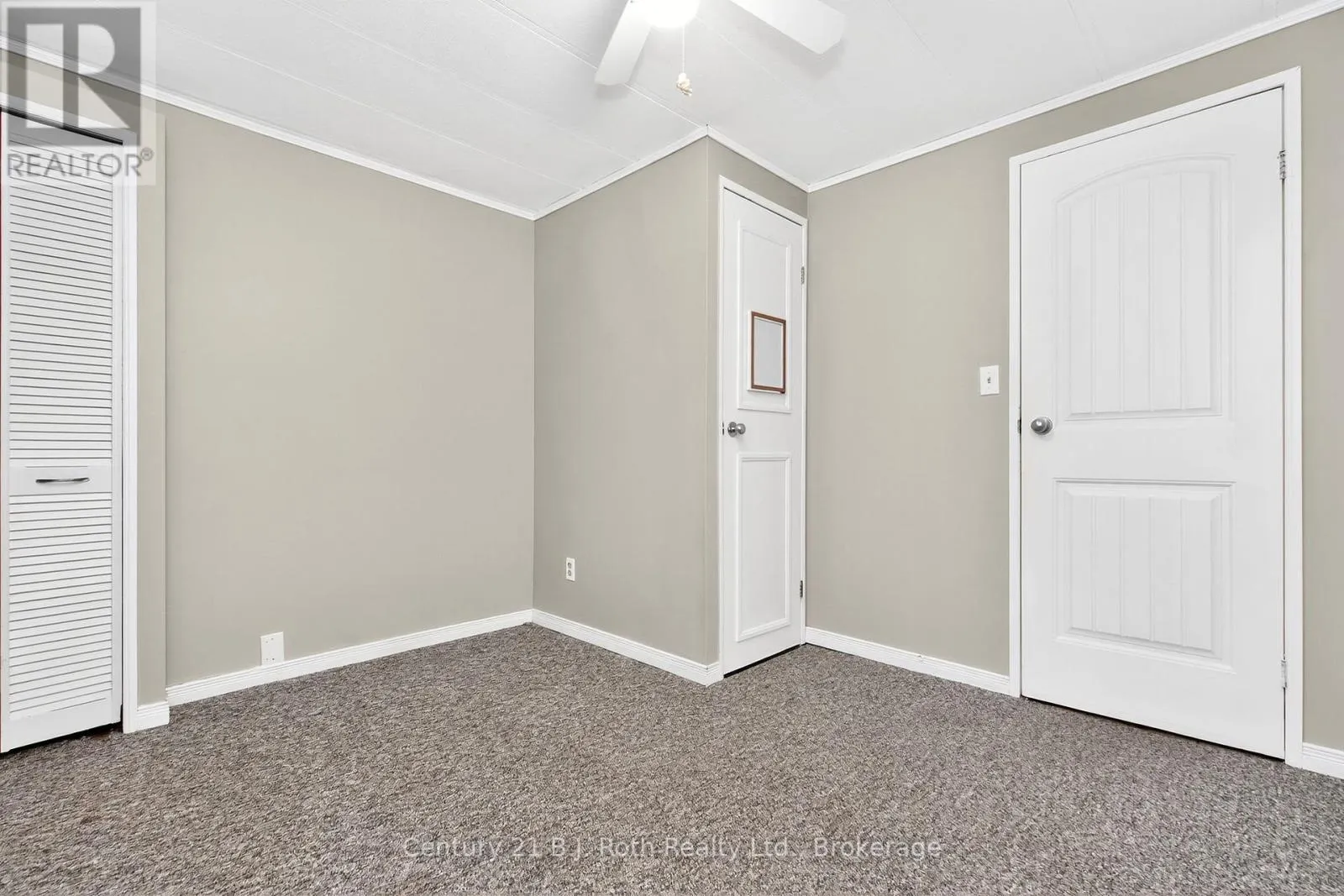 49 - 5263 ELLIOTT SIDE ROAD, #49
