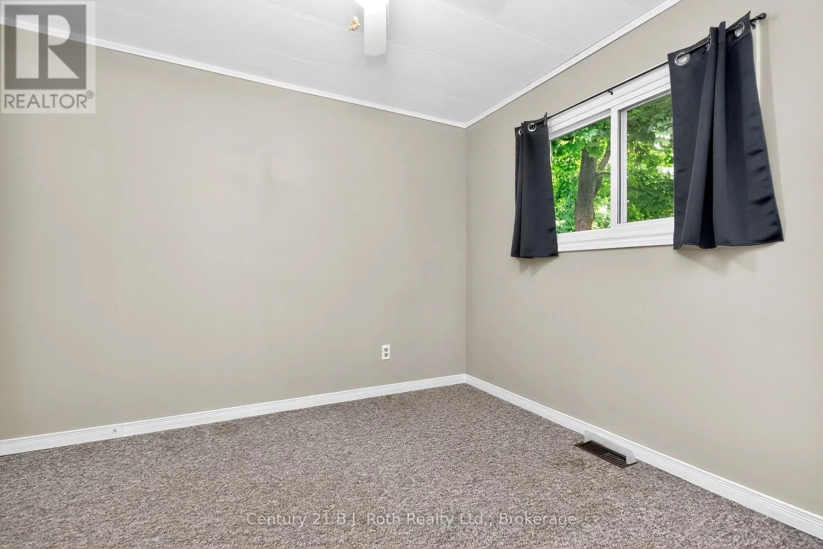49 - 5263 ELLIOTT SIDE ROAD, #49
