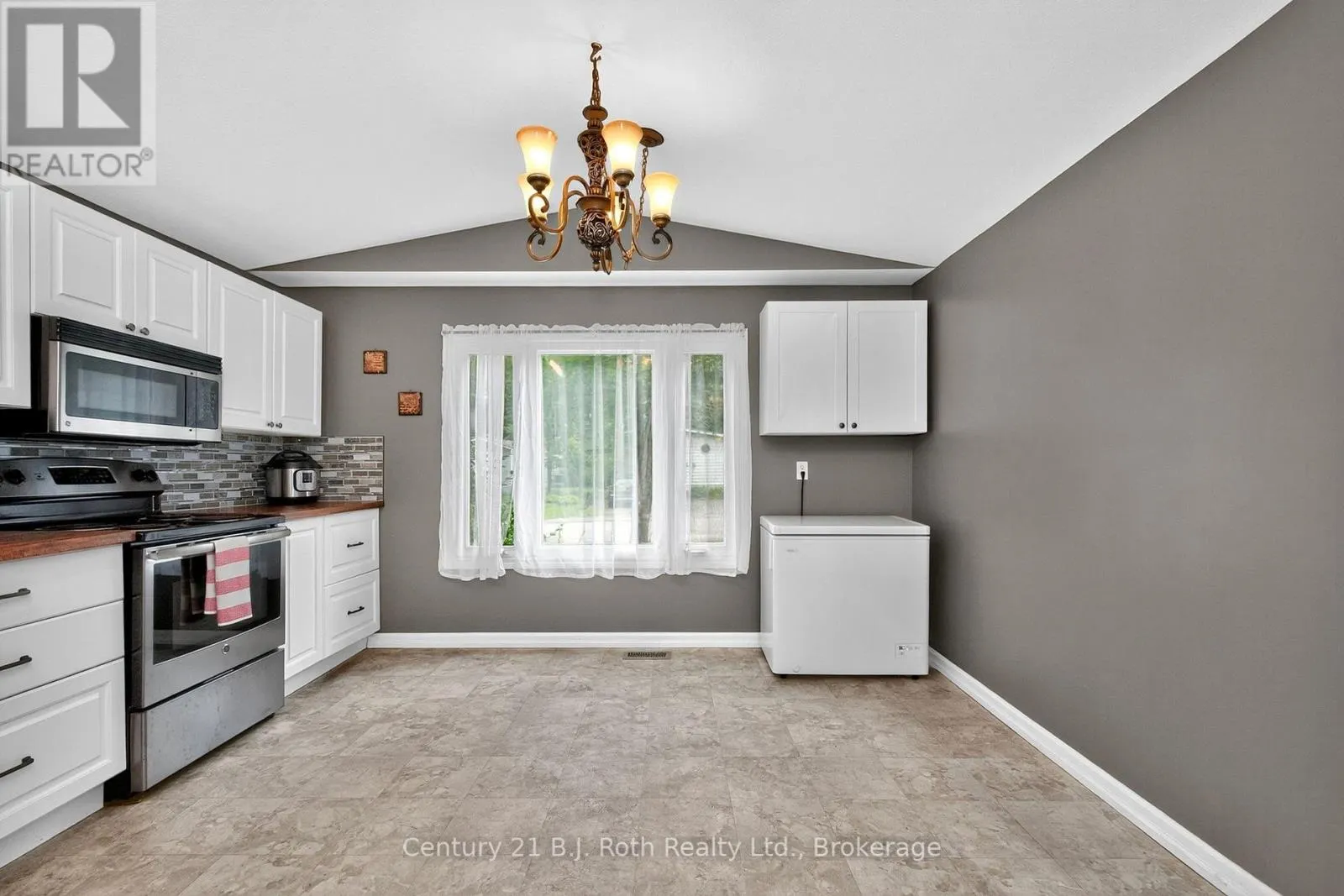 49 - 5263 ELLIOTT SIDE ROAD, #49