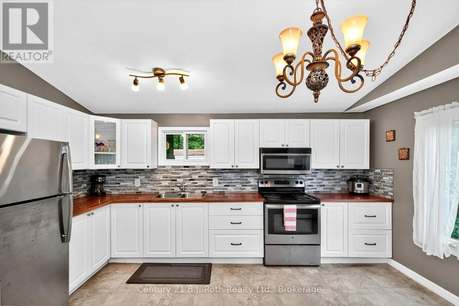 49 - 5263 ELLIOTT SIDE ROAD, #49