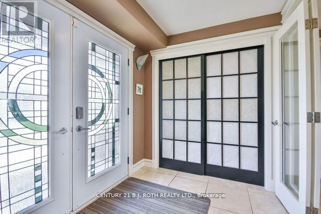 73 LAKESHORE ROAD W