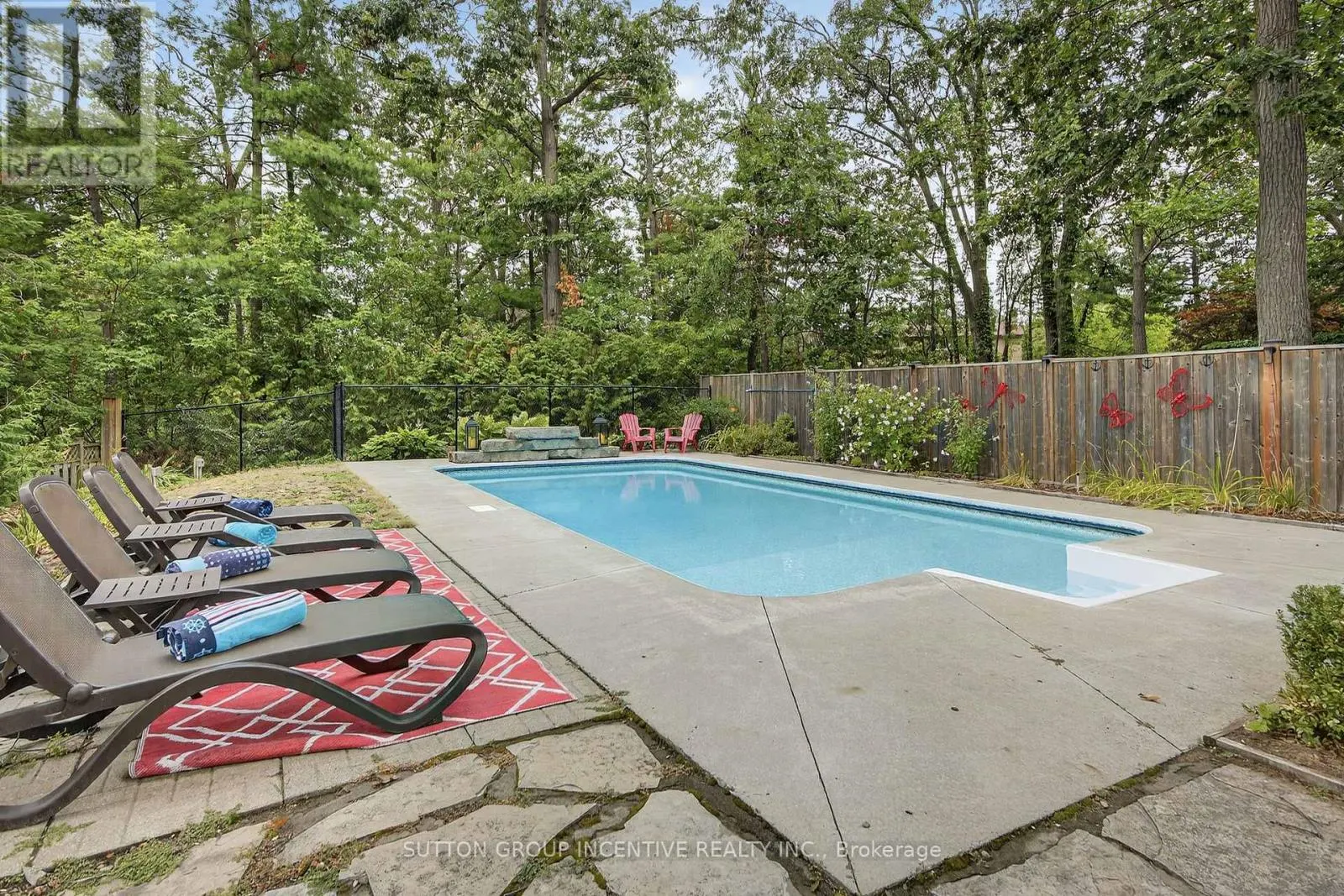 32 VALLEY DRIVE