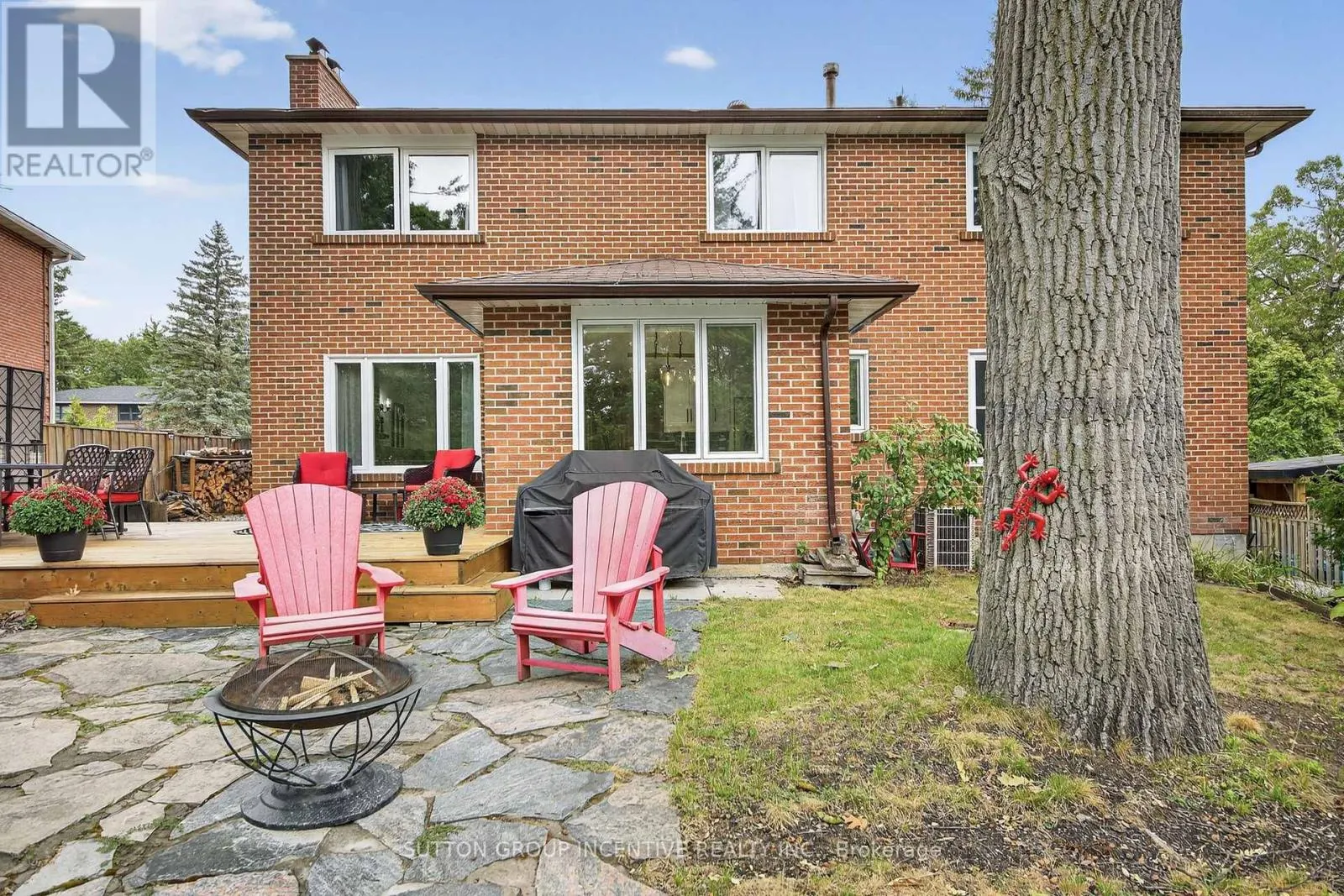 32 VALLEY DRIVE