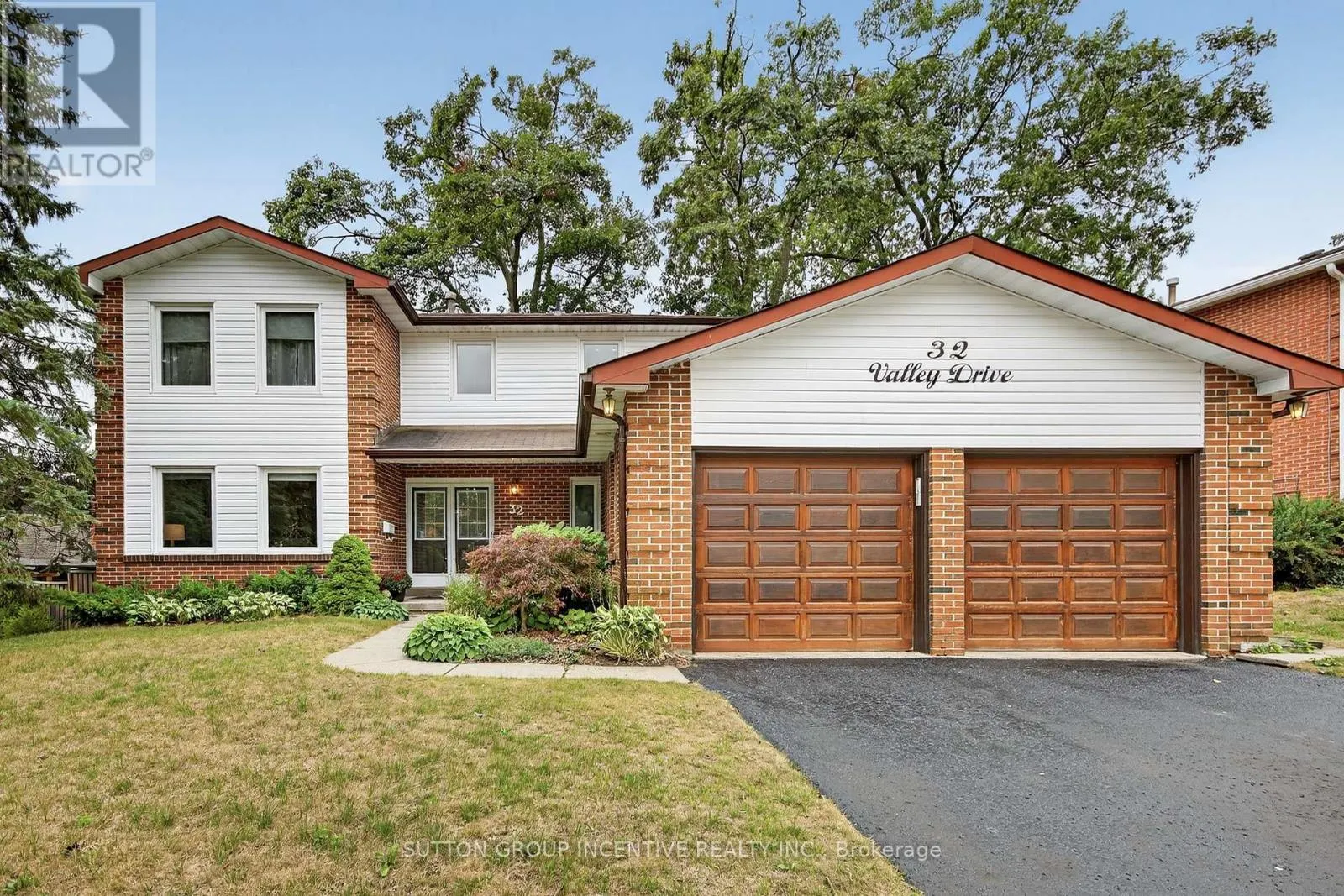 32 VALLEY DRIVE