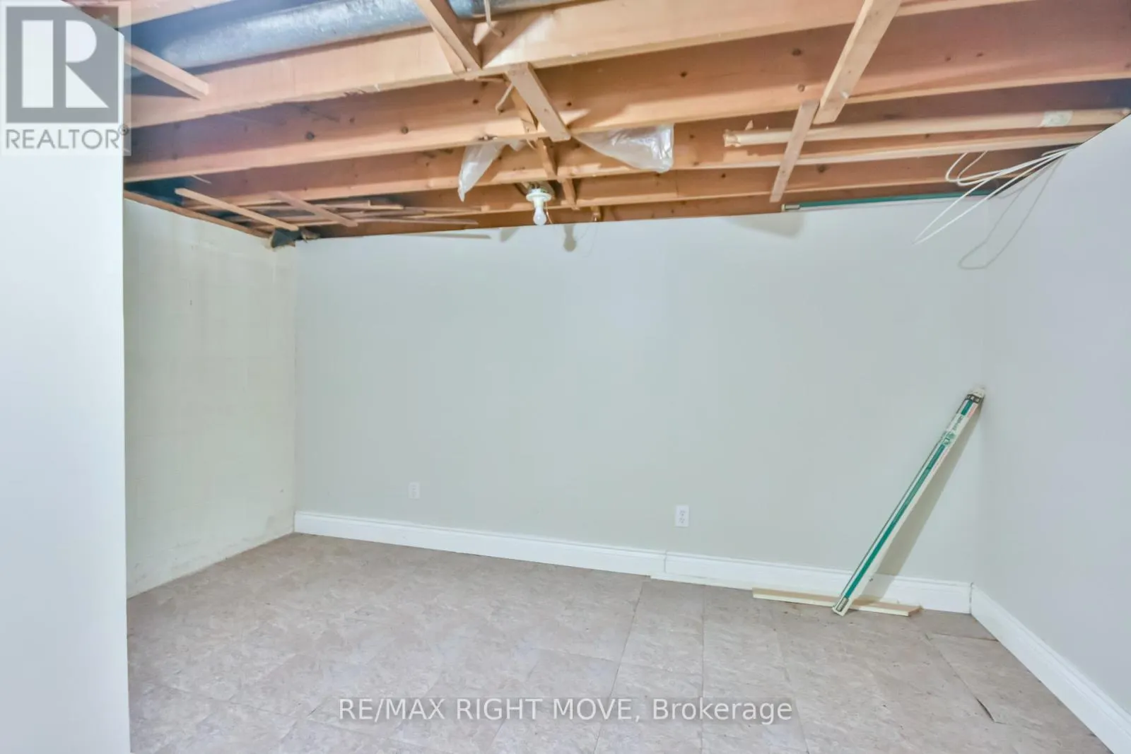 1781 MT. ST. LOUIS ROAD E