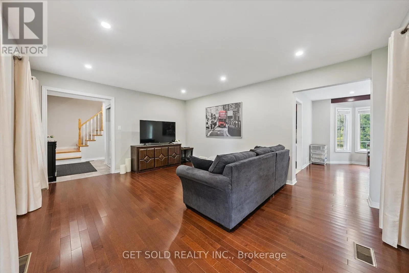 77 SIMCOE ROAD