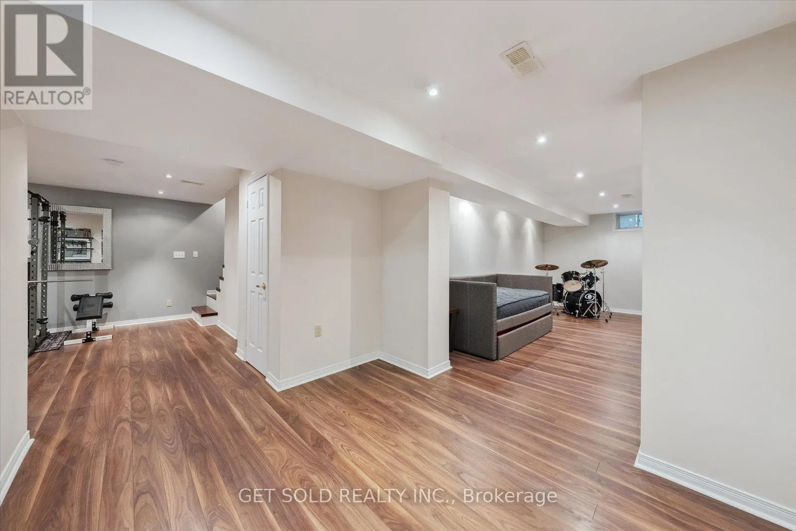 77 SIMCOE ROAD