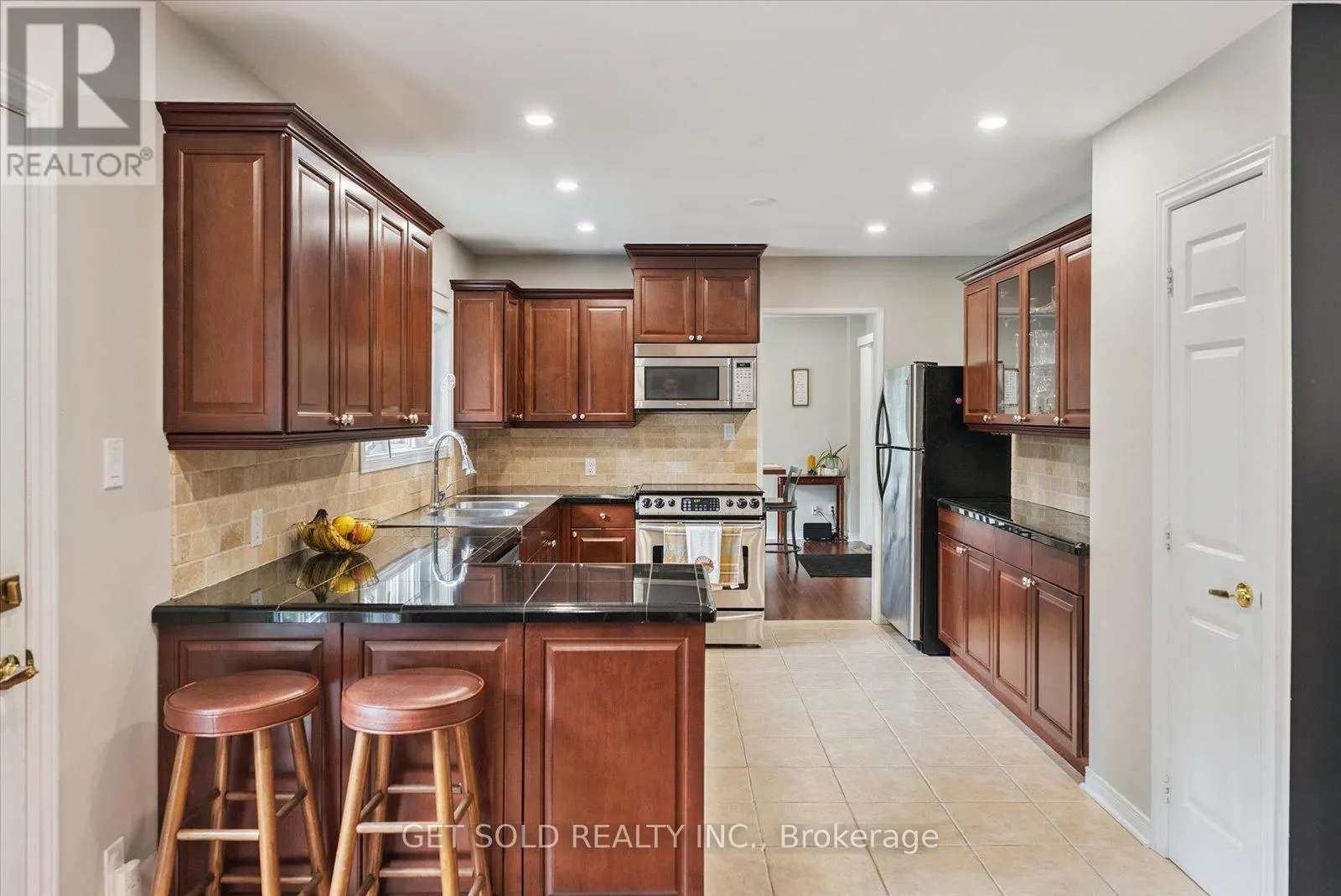 77 SIMCOE ROAD
