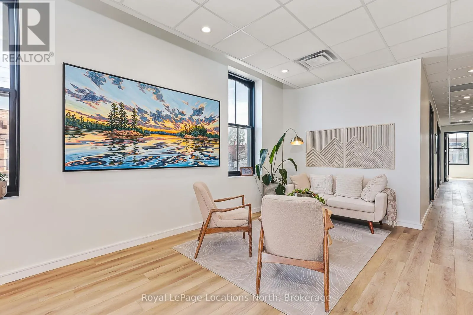 202 - 74 HURONTARIO STREET, #202
