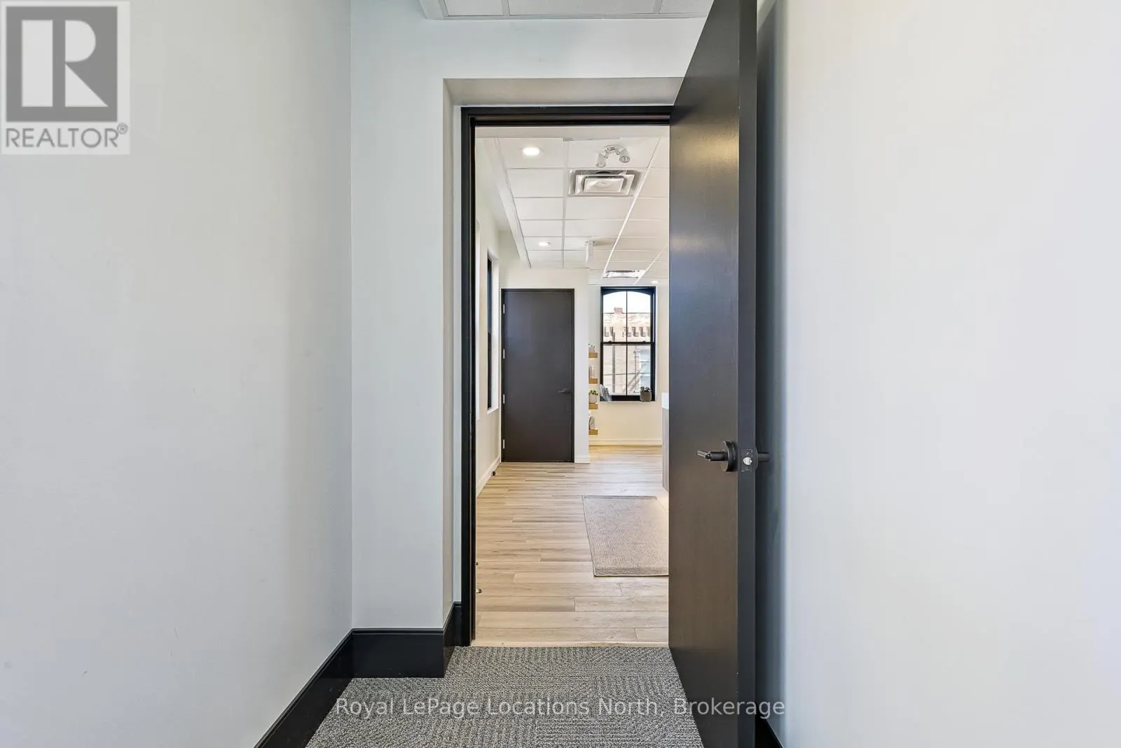 202 - 74 HURONTARIO STREET, #202