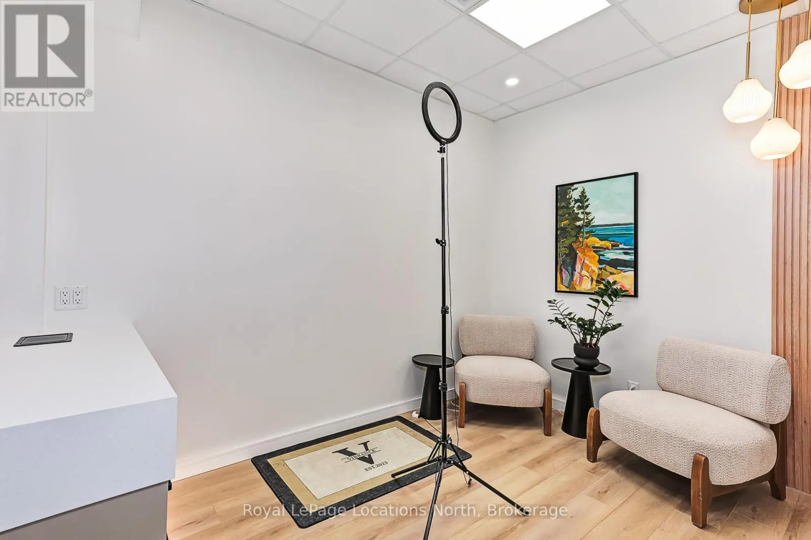 202 - 74 HURONTARIO STREET, #202