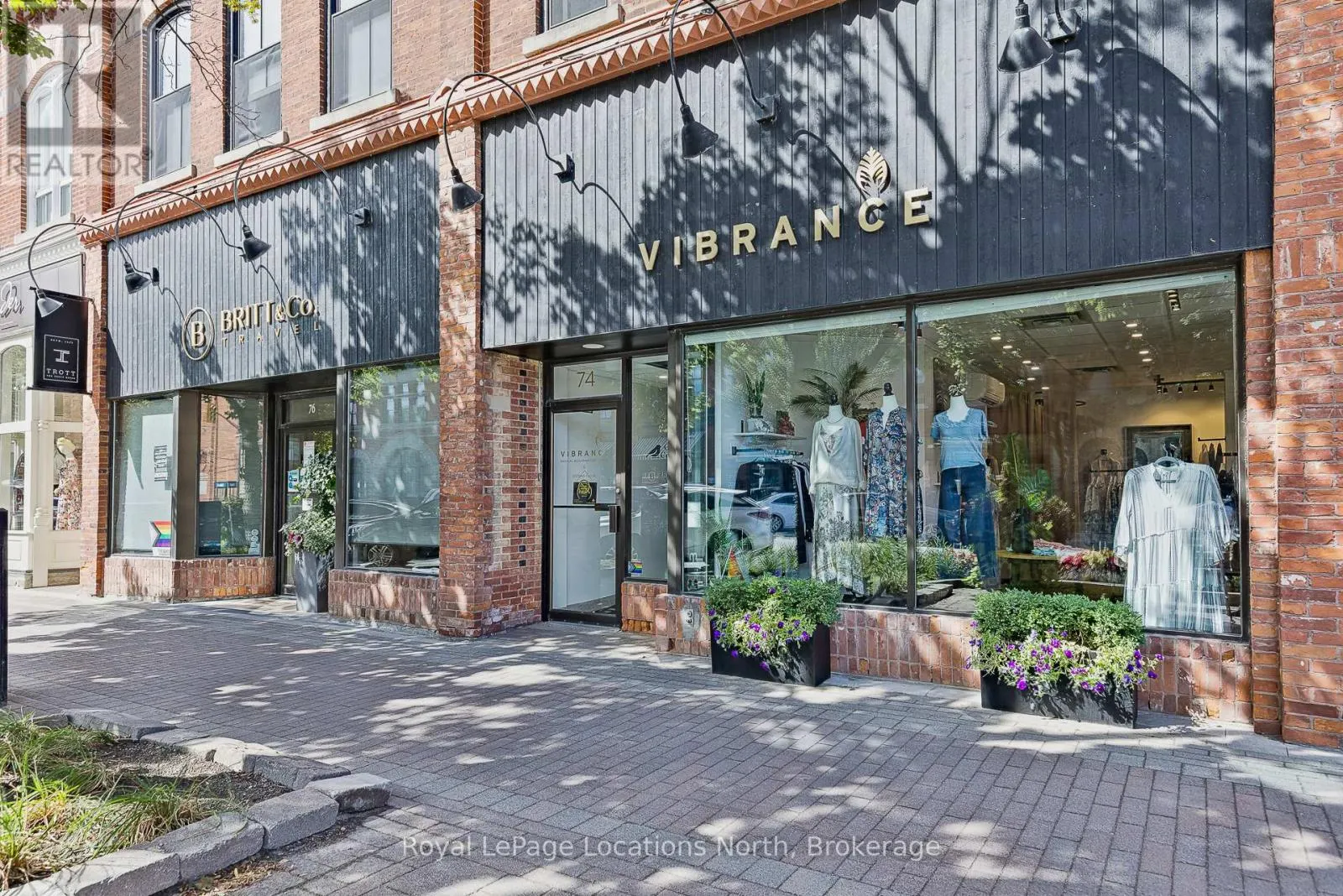 202 - 74 HURONTARIO STREET, #202