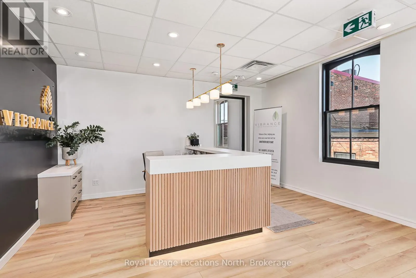 202 - 74 HURONTARIO STREET, #202