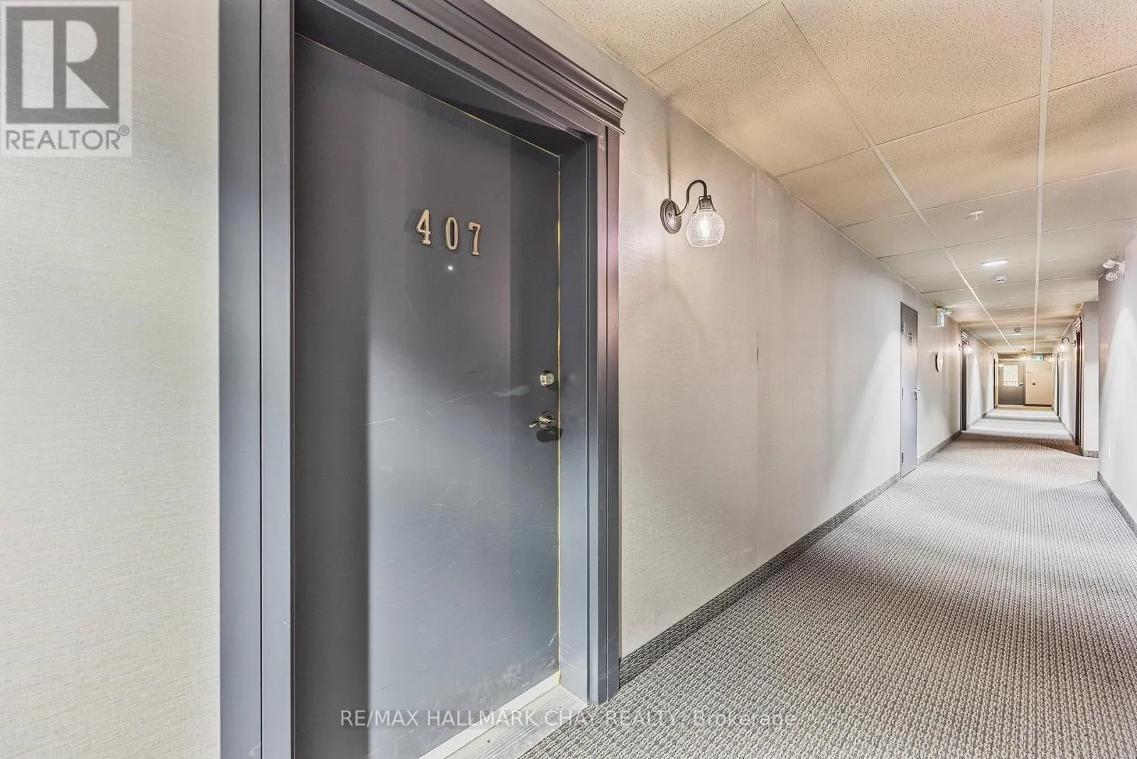 407 - 40 FERNDALE DRIVE S