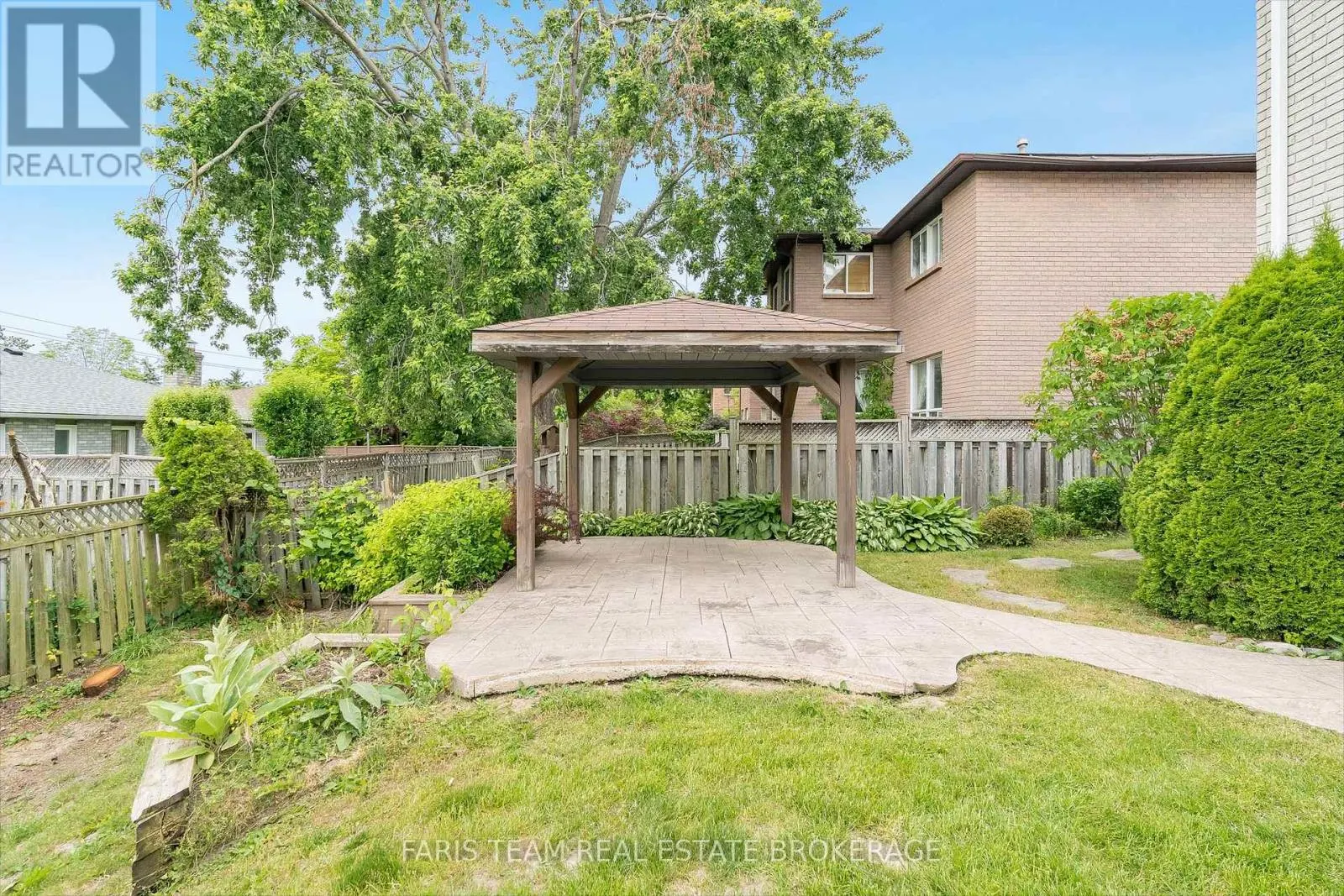 17 RADENHURST CRESCENT