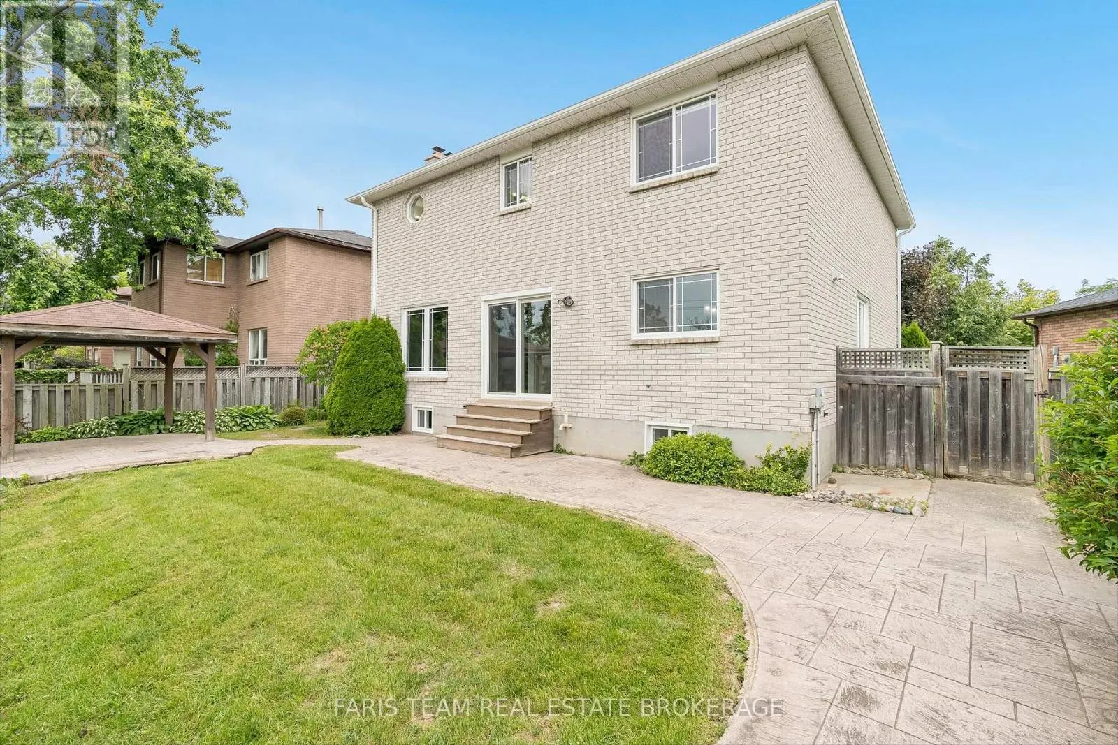 17 RADENHURST CRESCENT