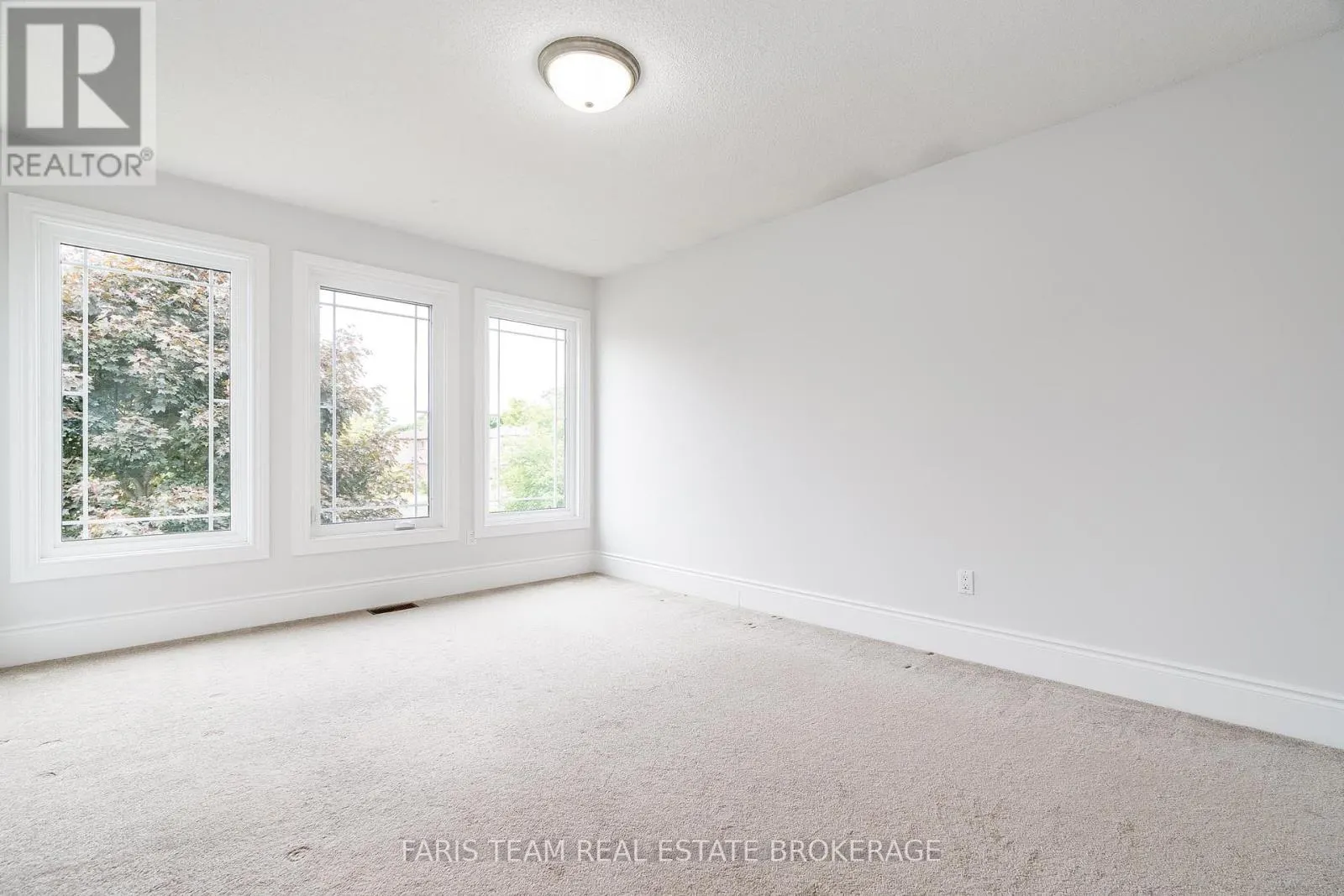 17 RADENHURST CRESCENT