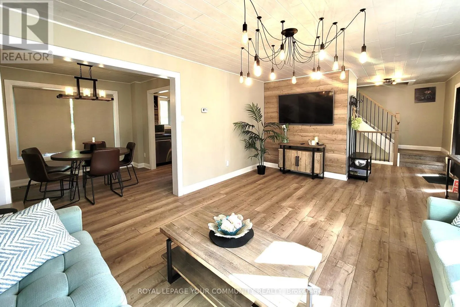 1138 SIESTA DRIVE