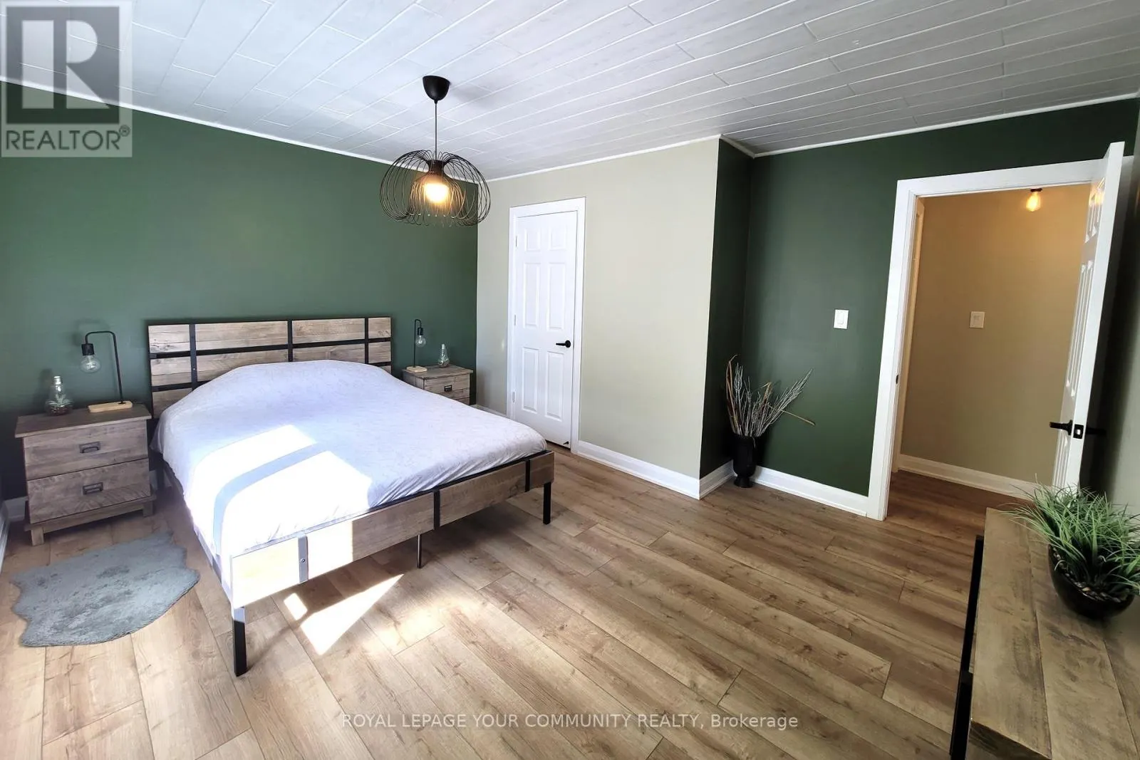 1138 SIESTA DRIVE