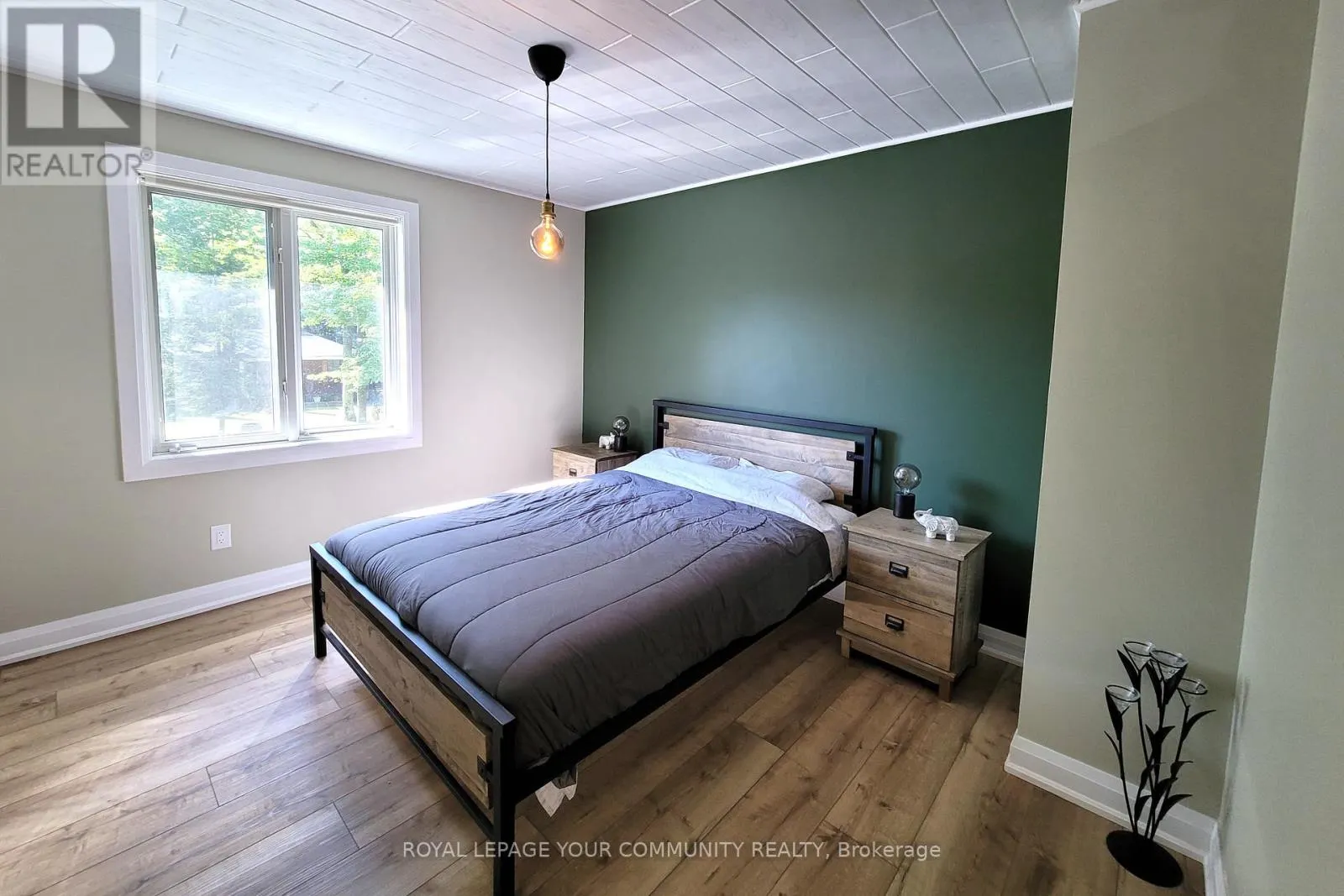 1138 SIESTA DRIVE