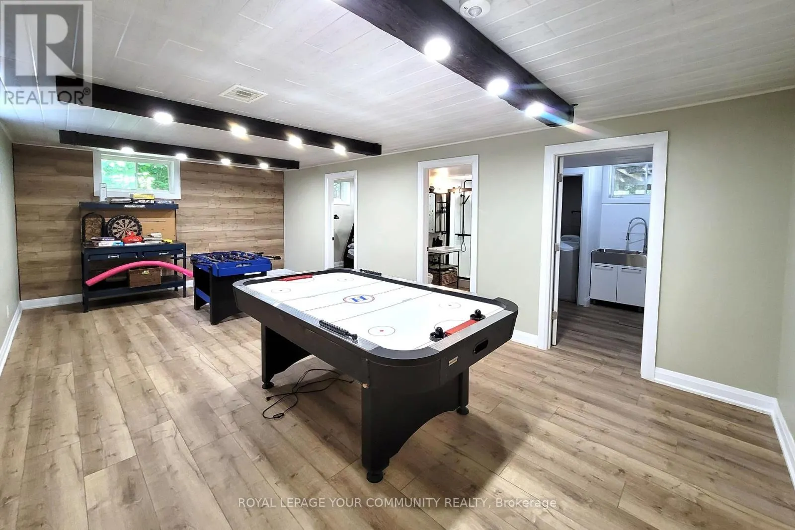 1138 SIESTA DRIVE