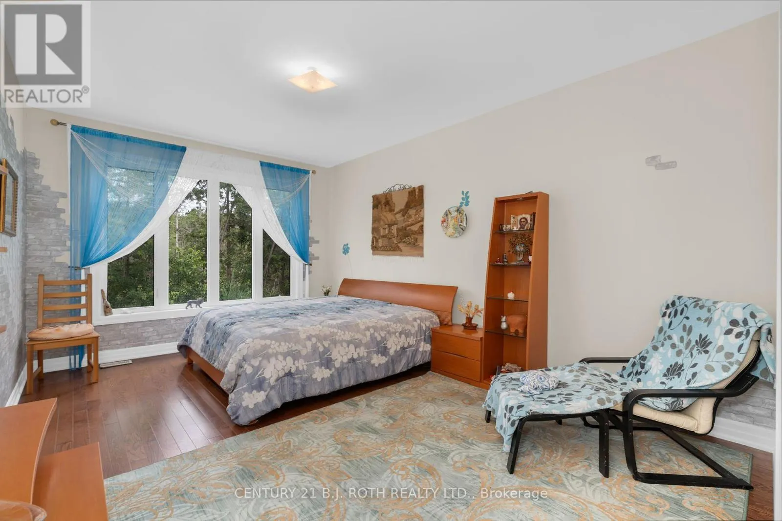 107 ALLEGRA DRIVE