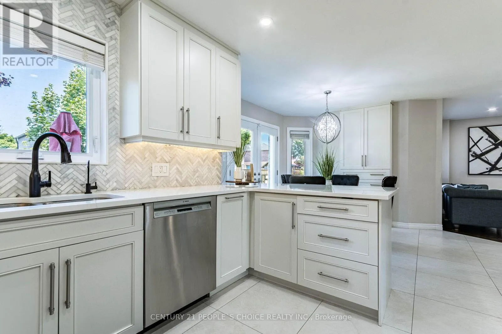 414 CUNDLES ROAD W