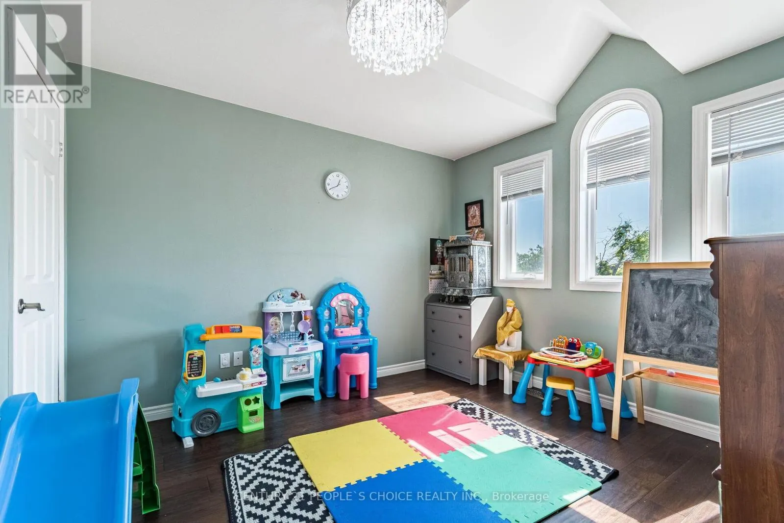 414 CUNDLES ROAD W