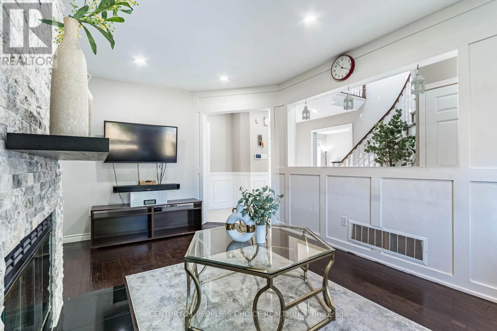 414 CUNDLES ROAD W