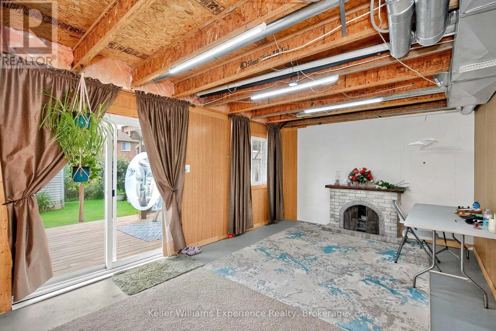 167 SOUTHWINDS CRESCENT