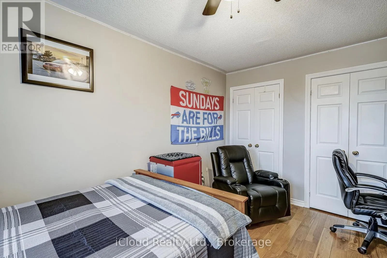9 TIMOTHY LANE S