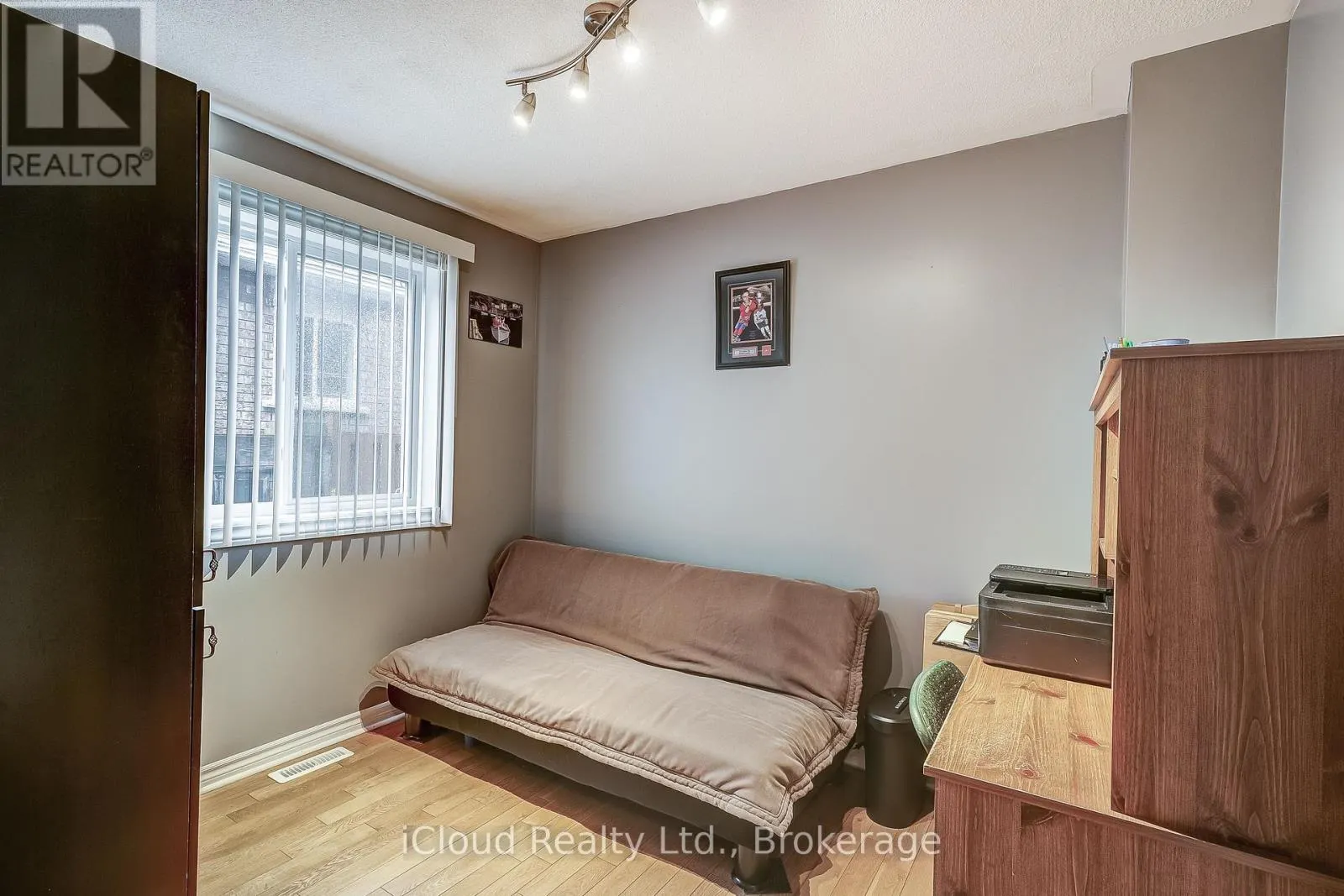 9 TIMOTHY LANE S